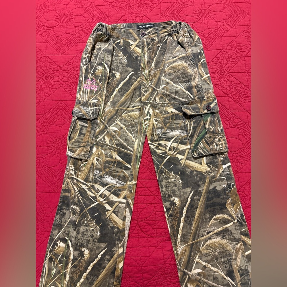 Camouflage and Pink RealTree Women’s Cargo Pants